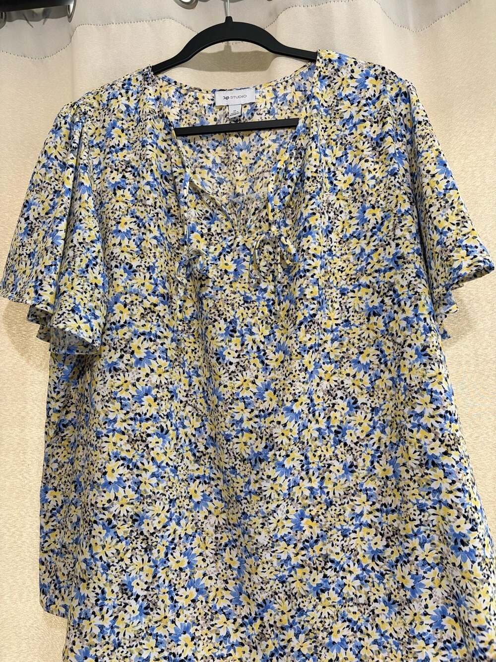 AB Studio Women's Floral Print Flutter Sleeve Peasant Top